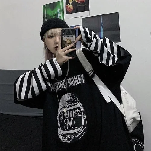 Casual Letter Print O-Neck stripe Tees Creativity Loose T-Shirts Women Long Sleeve Oversize top Hip Hop Streetwear Hooded Caped Shawl Collar