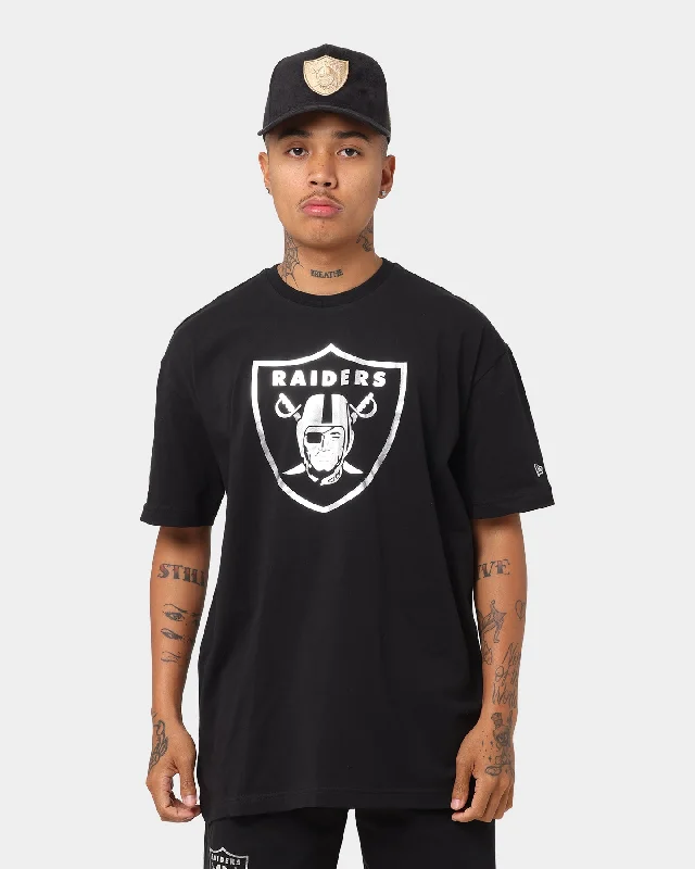 New Era Las Vegas Raiders "Metallic" Oversize T-Shirt Black/Silver Cotton Fabric Linen Fabric Terry Fabric New Era Las Vegas Raiders "Metallic" Oversize T-Shirt Black/Silver Cotton Fabric Linen Fabric Terry Fabric