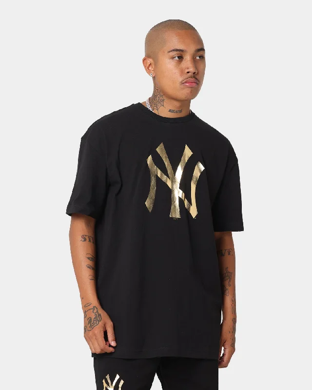 New Era New York Yankees "Metallic" Oversize T-Shirt Black/Gold Satin Fabric Silk Fabric Chiffon Fabric New Era New York Yankees "Metallic" Oversize T-Shirt Black/Gold Satin Fabric Silk Fabric Chiffon Fabric