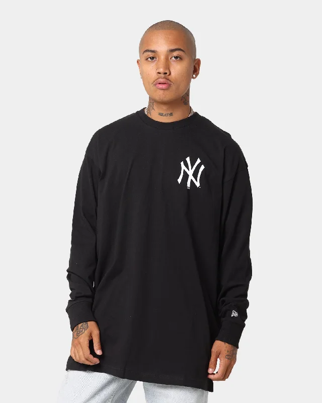 New Era New York Yankees Back Print Long Sleeve T-Shirt Black Collared Crew Neck Turtle Neck New Era New York Yankees Back Print Long Sleeve T-Shirt Black Collared Crew Neck Turtle Neck