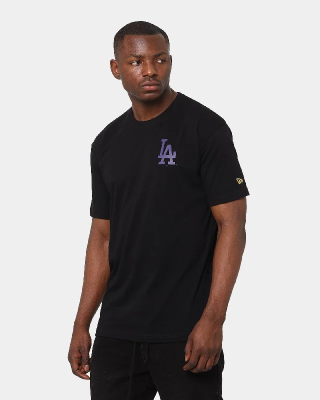 New Era Los Angeles Dodgers Oversized League Flip T-Shirt Black Basic T-Shirt Crew Neck Short Sleeve New Era Los Angeles Dodgers Oversized League Flip T-Shirt Black Basic T-Shirt Crew Neck Short Sleeve