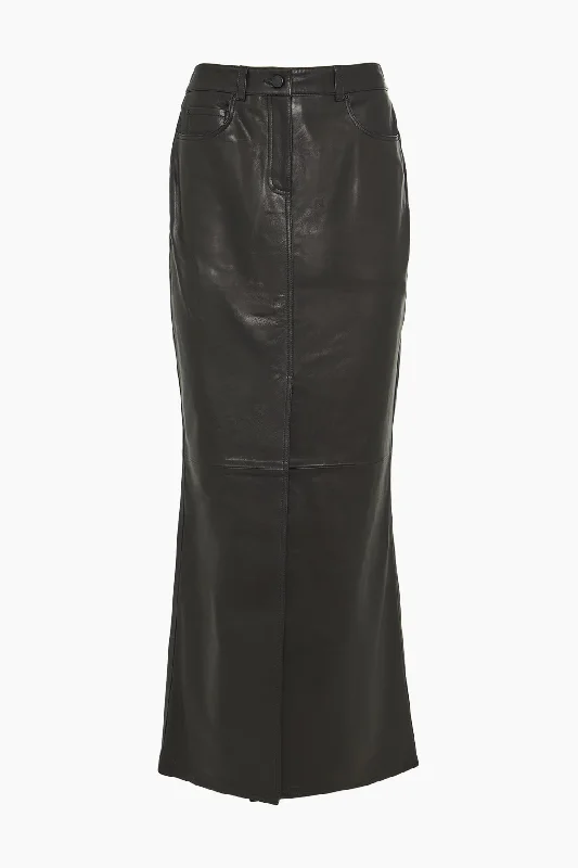 Sleek Statement Skirt in Black spandex blend skirt