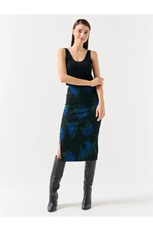 Black Slim Fit Slit Floral Patterned Rib Knitted Skirt button skirt front