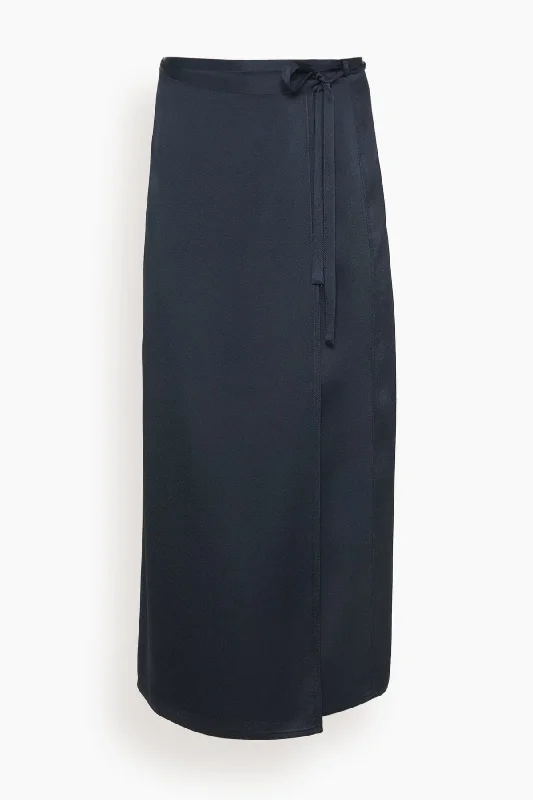 Chic Shining Satin Sarong Skirt in Notte lightweight skirt design