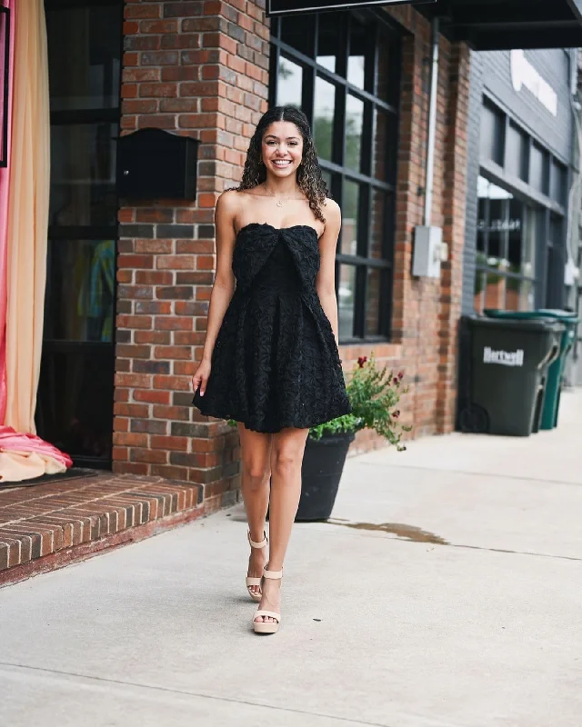 MEET ME IN SANTORINI Maribell Dress - Black Corsage